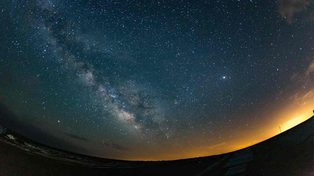 the night sky in Maranjab desert