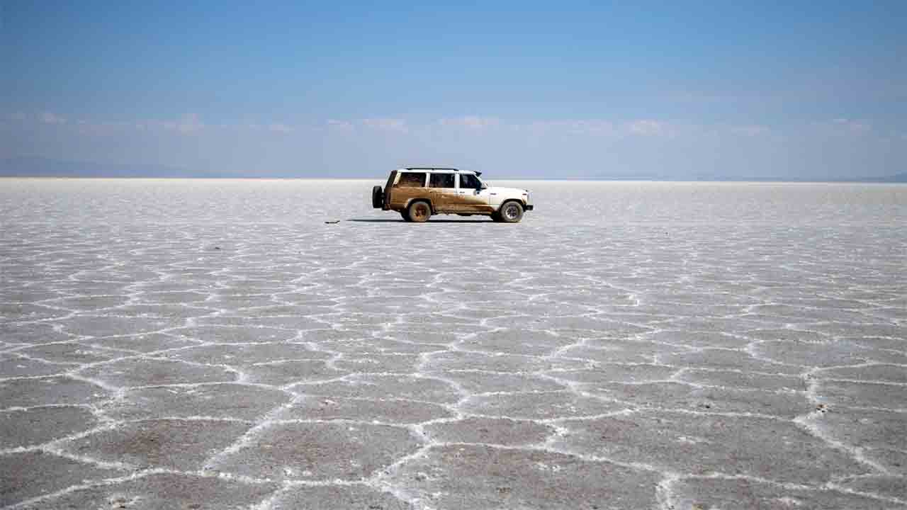 Maranjab salt lake in Aran va Bidgol