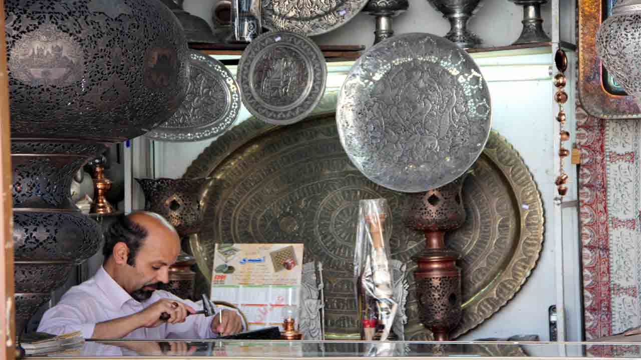 a silver making art man in Isfahan Bazaar