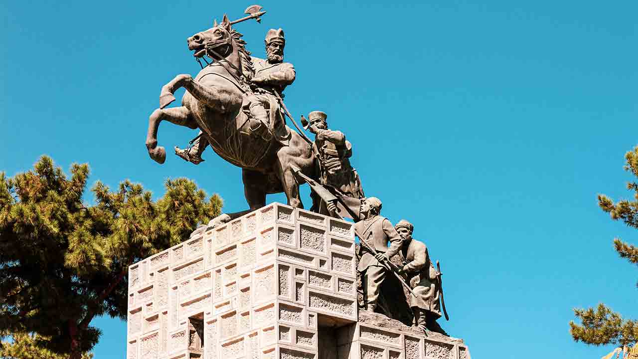an equestrian statue of Nader Shah