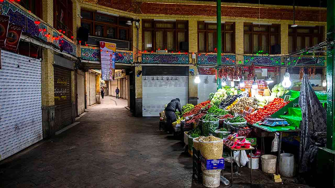 Fruit market in Tajrish Traditional Bazaar