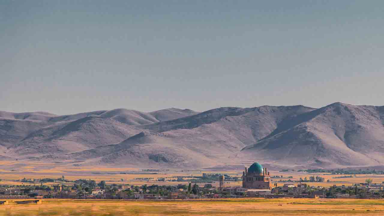 the wide view of Soltaniyeh Dome in Zanjan city