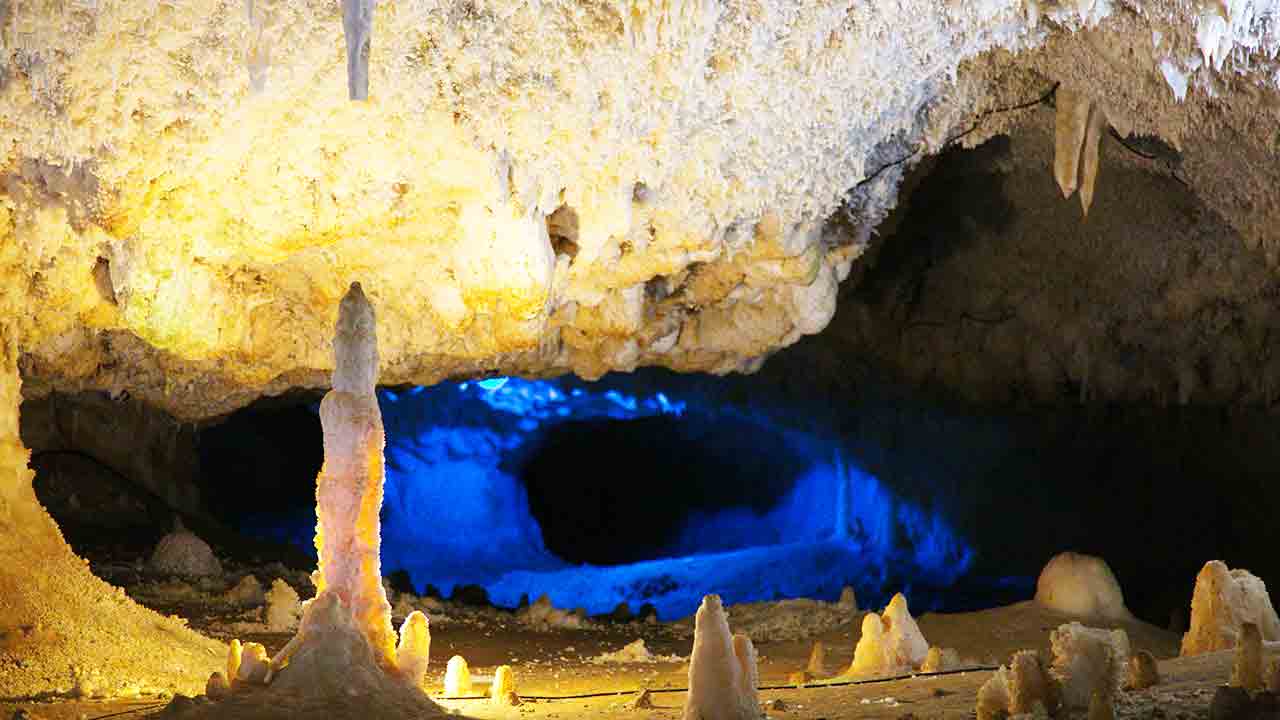 Kataleh Khor Cave
